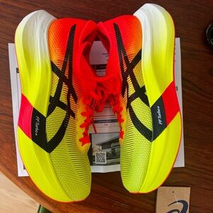 ASICS Metaspeed Sky Paris